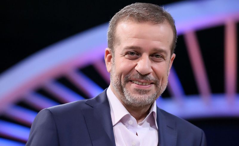 شريف منير يحتفل بعيد ميلاد ابنته وحفيدته في أجمل صورة